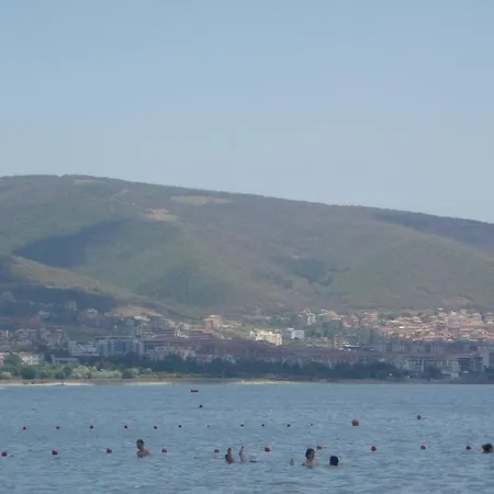 Болгария Солнечный Берег Холидей Гольф Клуб. Сдача В Аренду 2- Комнатных Апартаментов. Слънчев бряг